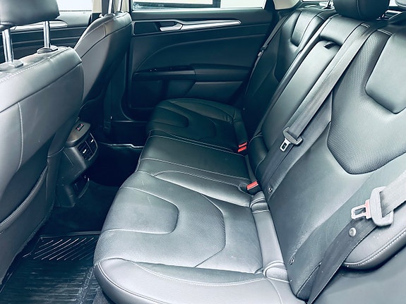 Ford Mondeo 14 of 17