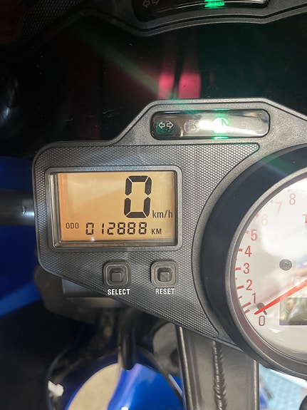 Triumph TT 600 2 of 7
