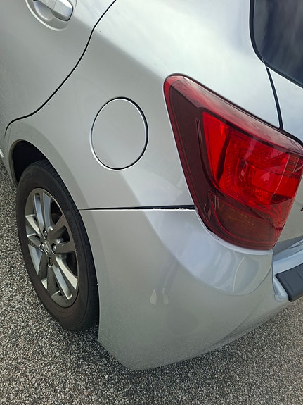 Toyota Yaris 9 of 15