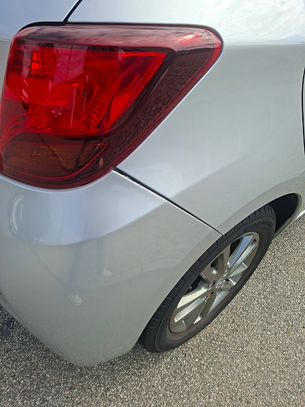 Toyota Yaris 8 of 15