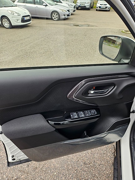 Suzuki eVitara 6 of 27