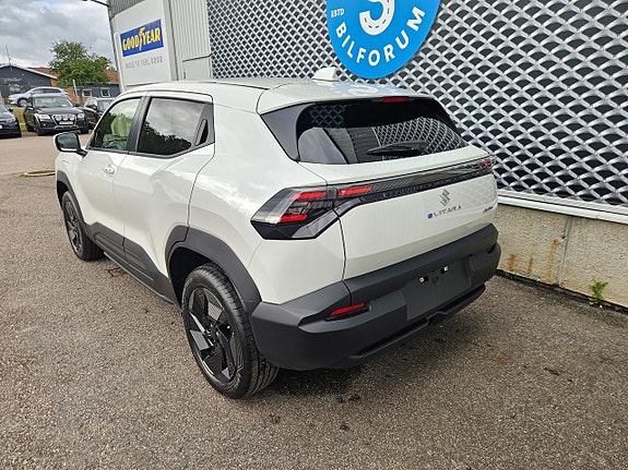 Suzuki eVitara 4 of 27