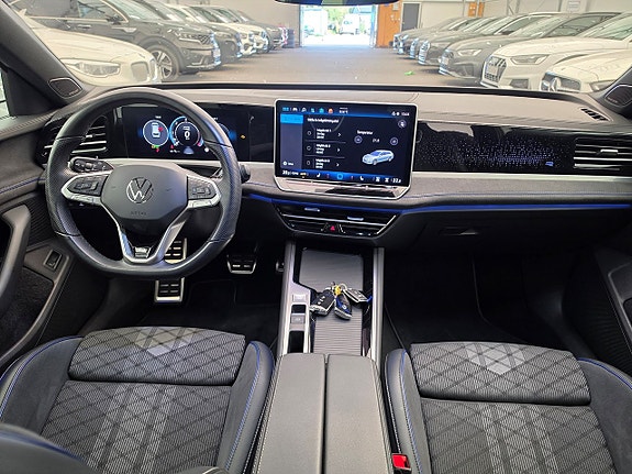 Volkswagen Passat 19 of 30