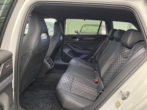 Volkswagen Passat 20 of 30