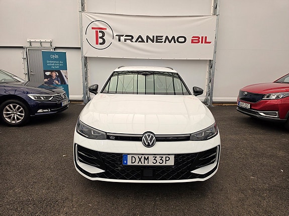 Volkswagen Passat 13 of 30