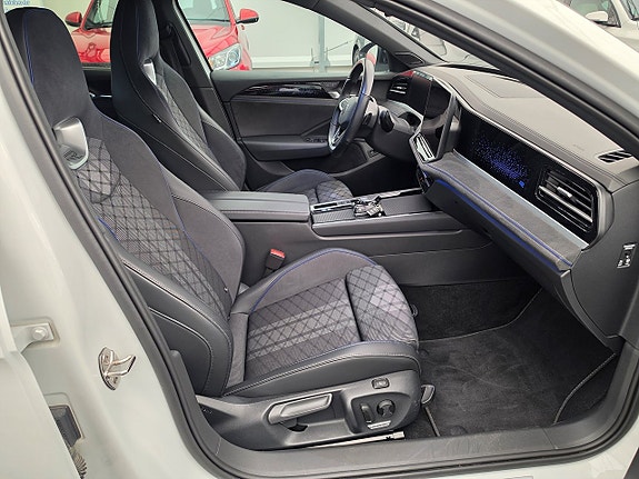 Volkswagen Passat 15 of 30