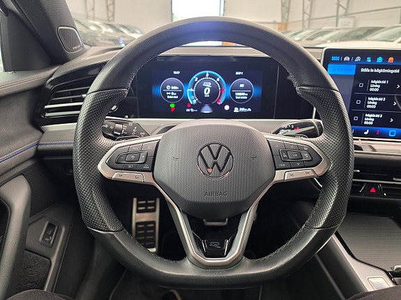 Volkswagen Passat 25 of 30