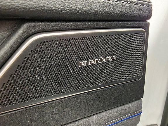 Volkswagen Passat 21 of 30