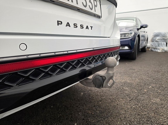 Volkswagen Passat 9 of 30