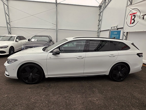 Volkswagen Passat 11 of 30