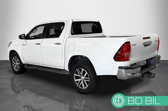 Toyota HiLux 2 of 19