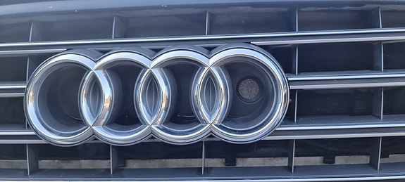 Audi A8 17 of 29