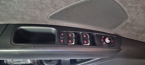Audi A8 24 of 29