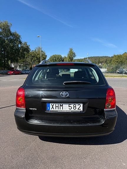 Toyota Avensis 6 of 15