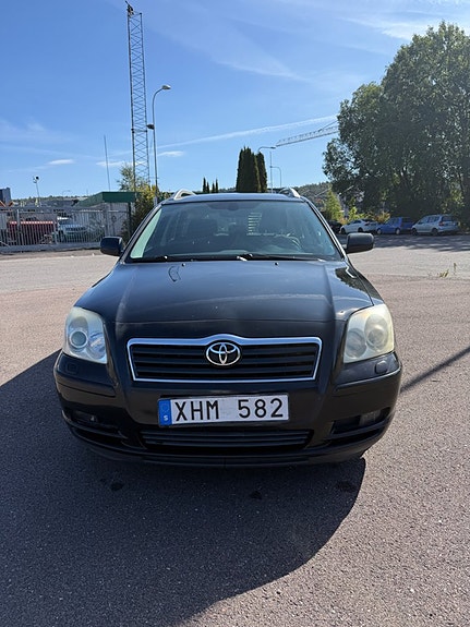 Toyota Avensis 5 of 15