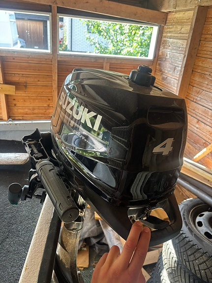 Fiskebåt med Suzuki 4Hk och 30 vagn 7 of 7