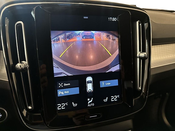 Volvo XC40 12 of 17