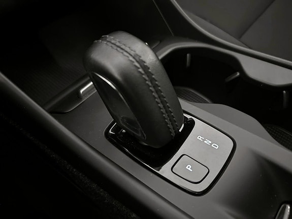 Volvo XC40 13 of 17