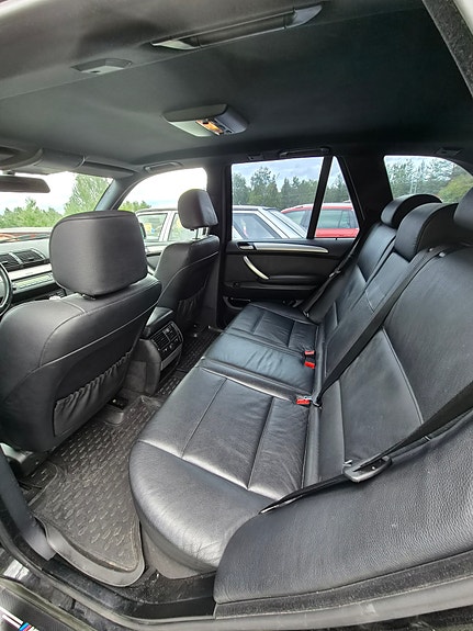 BMW X5 4 of 7