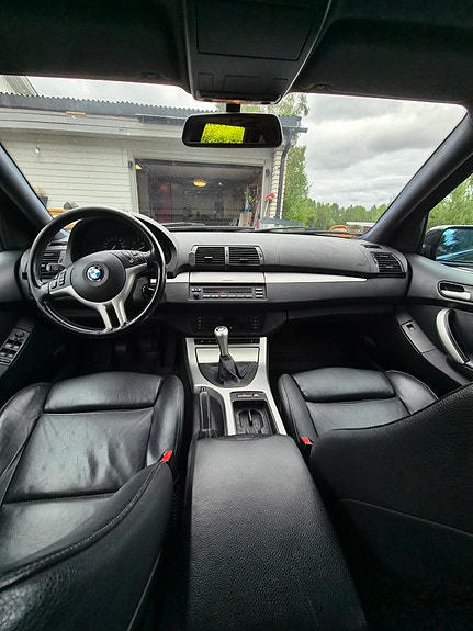 BMW X5 3 of 7