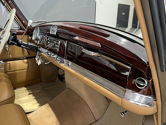 Mercedes-Benz 300 CE-24 15 of 23