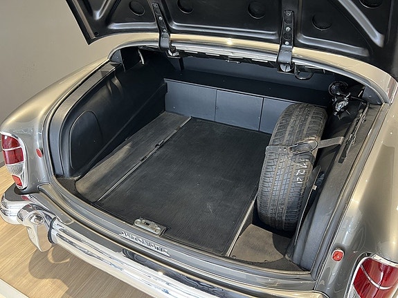 Mercedes-Benz 300 CE-24 20 of 23