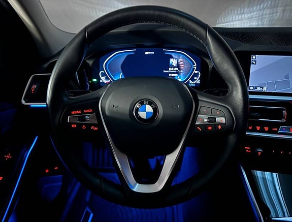 BMW 330e 12 of 29