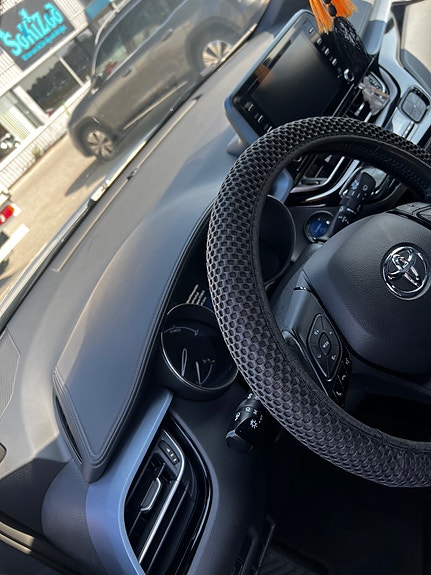 Toyota C-HR 2 of 15