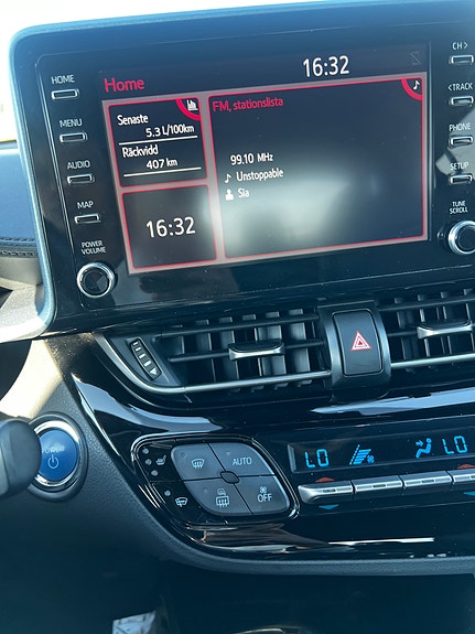 Toyota C-HR 14 of 15