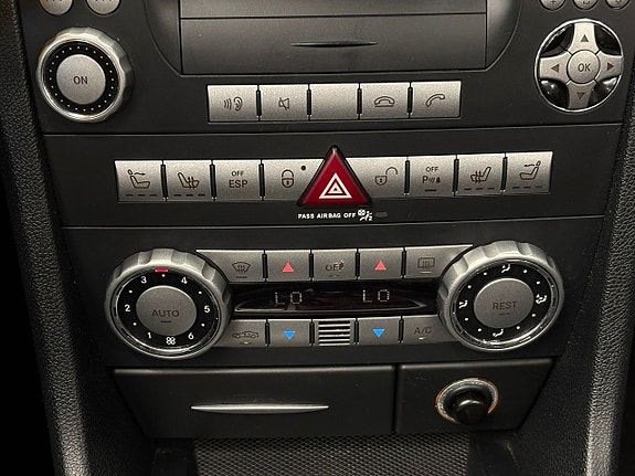 Mercedes-Benz SLK280 21 of 25