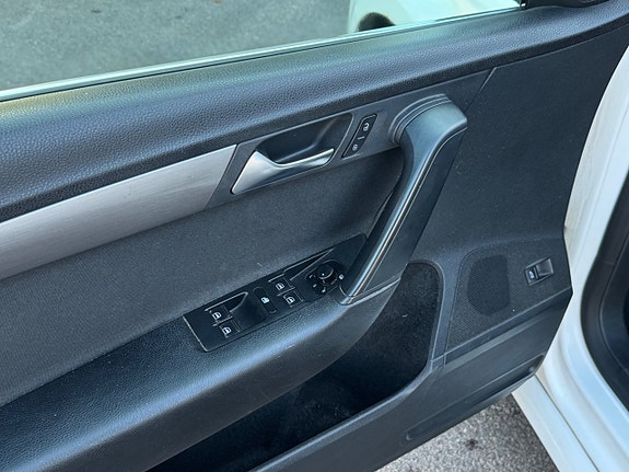 Volkswagen Passat 7 of 18