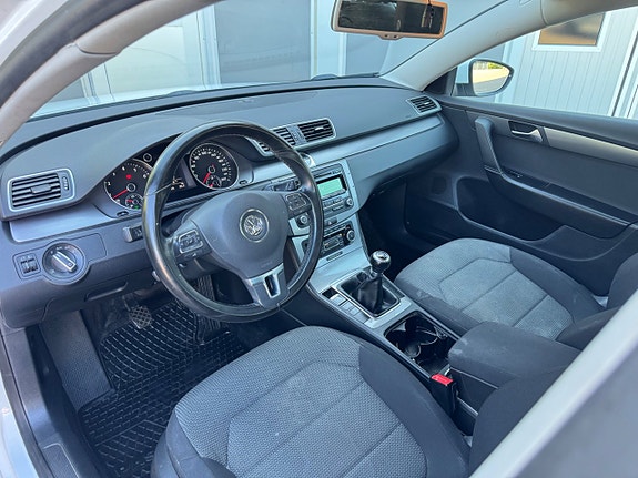 Volkswagen Passat 9 of 18
