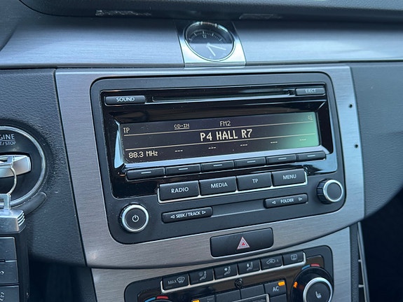 Volkswagen Passat 14 of 18