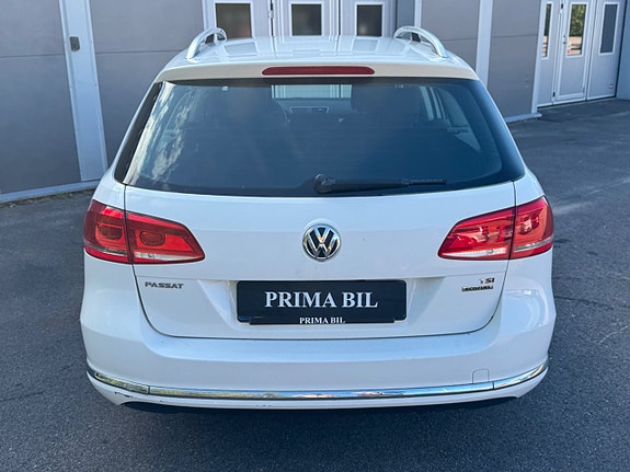 Volkswagen Passat 5 of 18