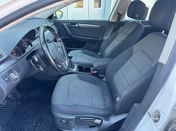 Volkswagen Passat 8 of 18