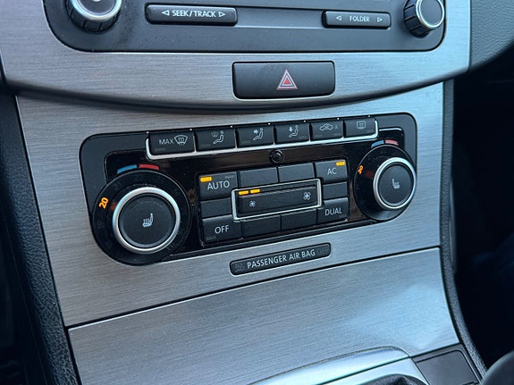 Volkswagen Passat 13 of 18