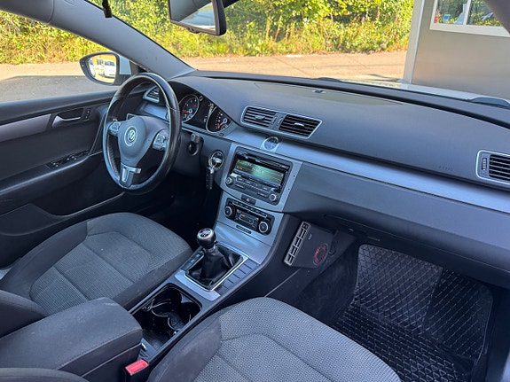 Volkswagen Passat 11 of 18
