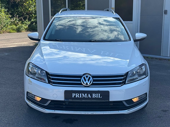 Volkswagen Passat 2 of 18