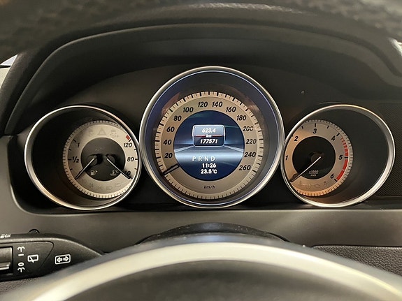 Mercedes-Benz C220 12 of 19