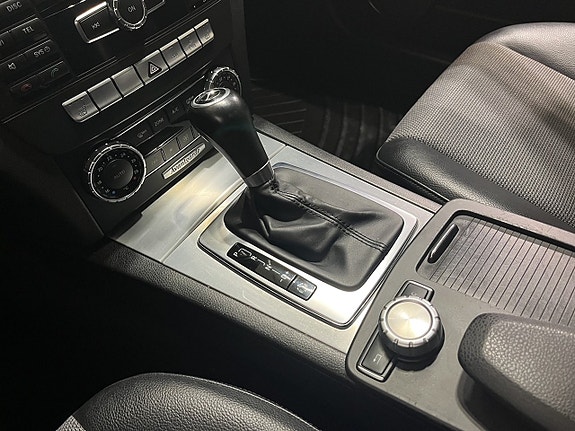 Mercedes-Benz C220 15 of 19