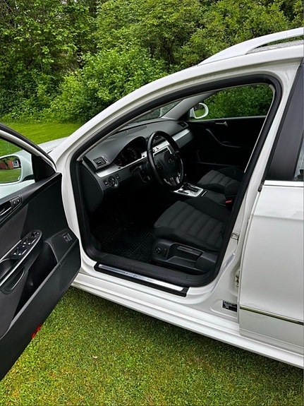 Volkswagen Passat 3 of 5