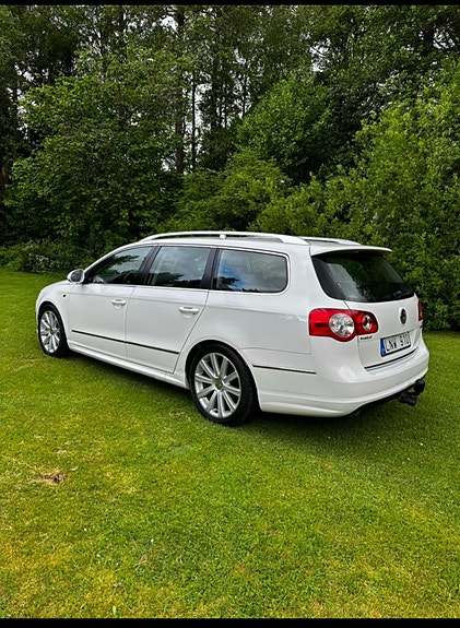 Volkswagen Passat 2 of 5