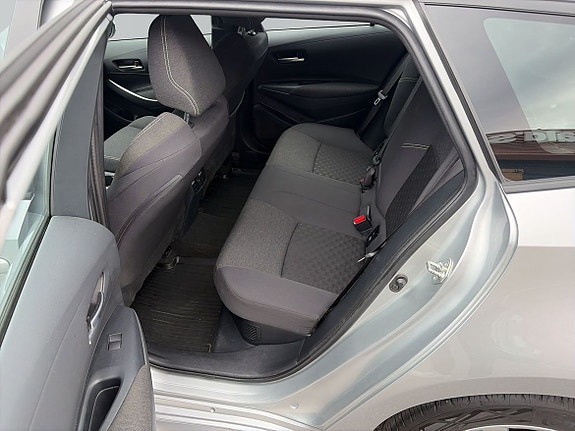 Toyota Corolla 7 of 10