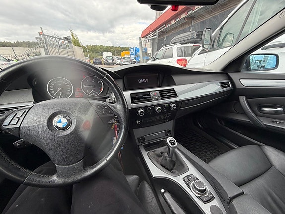 BMW 520d 2 of 5