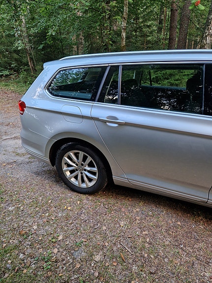 Volkswagen Passat 8 of 17