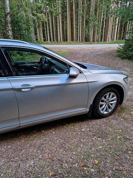 Volkswagen Passat 9 of 17