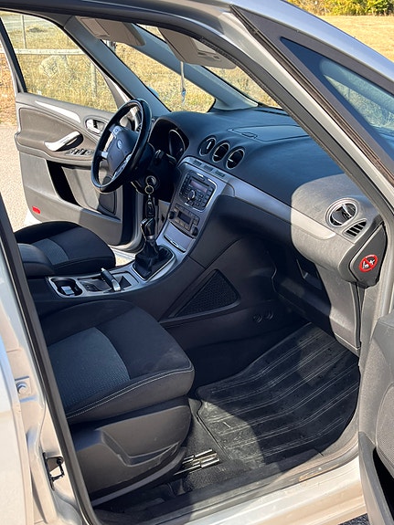 Ford Galaxy 7 of 10