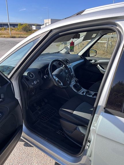 Ford Galaxy 6 of 10
