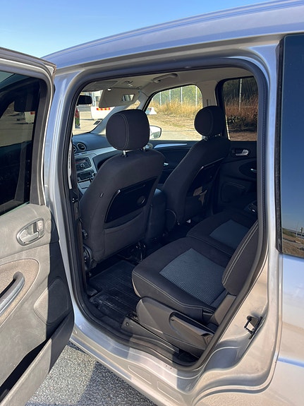 Ford Galaxy 8 of 10