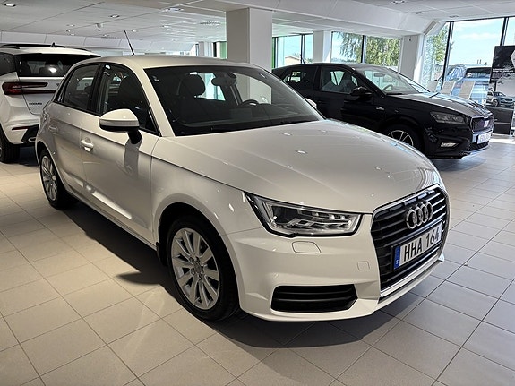 Audi A1 2 of 7